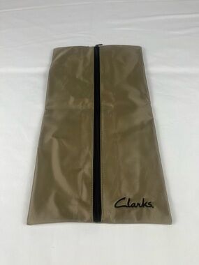 Clarks Men's Olive Green Toiletry / Shoe Bag with Black Zip
